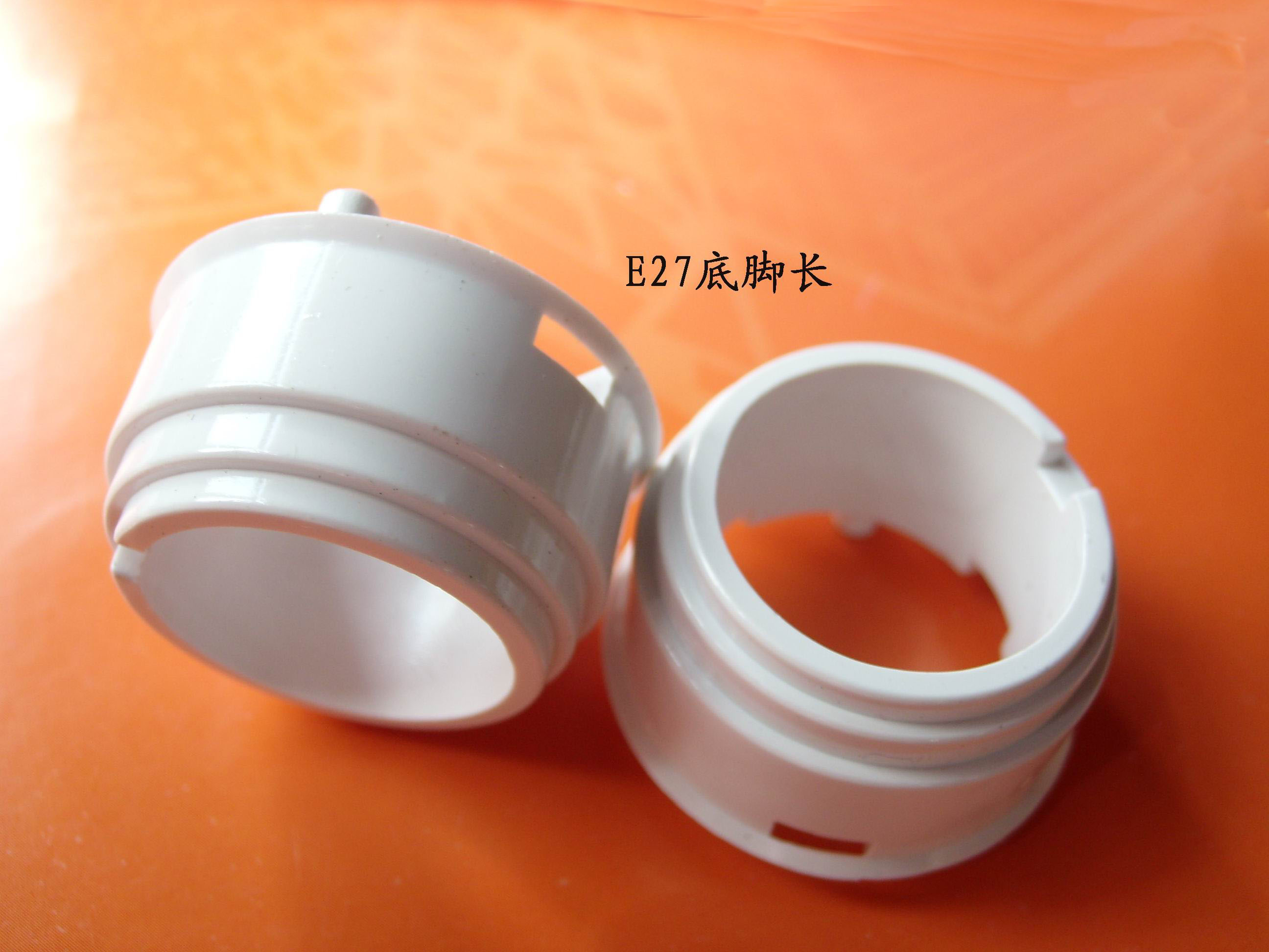 旭錦供應塑膠支架，燈頭